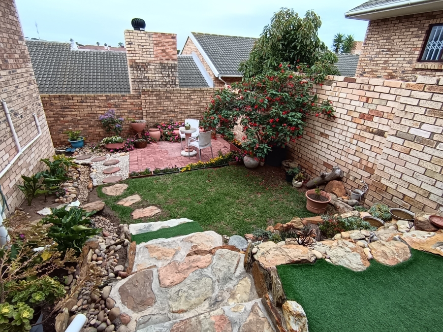 3 Bedroom Property for Sale in Jeffreys Bay Central Eastern Cape